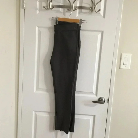 Eddie Bauer 48%  Cotton Ponte Knit Pants Gray pull on Flat Front Trouser Size 12 - Picture 3 of 11